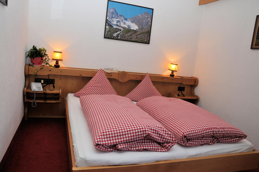 Pension Belvedere Galtür Habitación foto