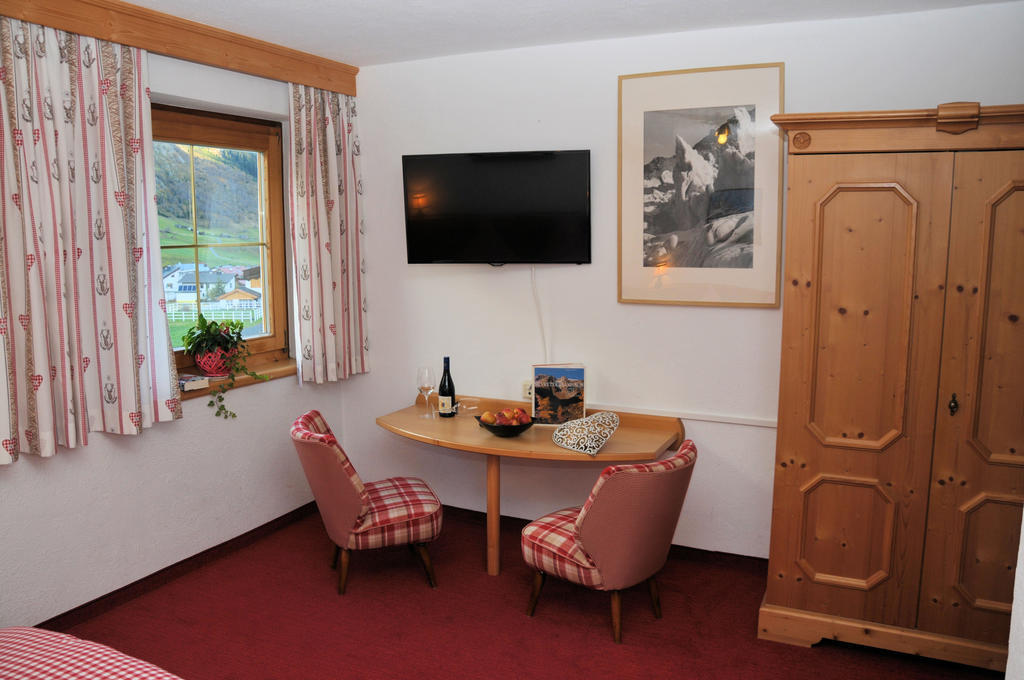 Pension Belvedere Galtür Habitación foto